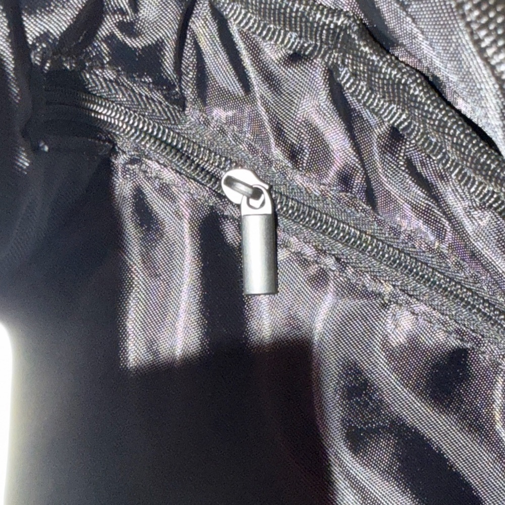 ALO Yoga Sleek Black Belt Bag - Picture 8 of 10